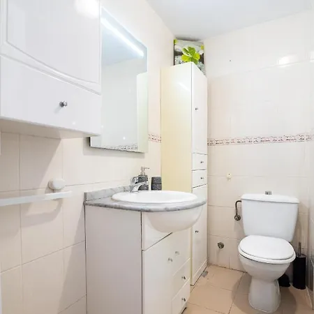 Apartamento En Barrio Tipico: Experiencia Local.