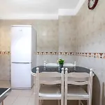 Apartamento En Barrio Tipico: Experiencia Local. Адехе