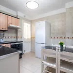 Apartamento En Barrio Tipico: Experiencia Local. Адехе