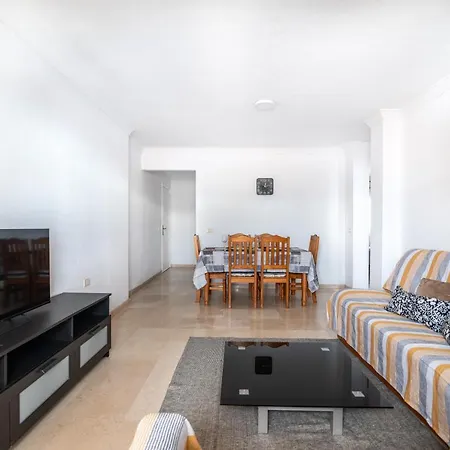 Apartamento En Barrio Tipico: Experiencia Local. * Адехе